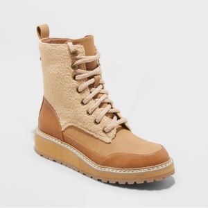 Universal Thread Courtney Women’s Boot from Target size 7.5